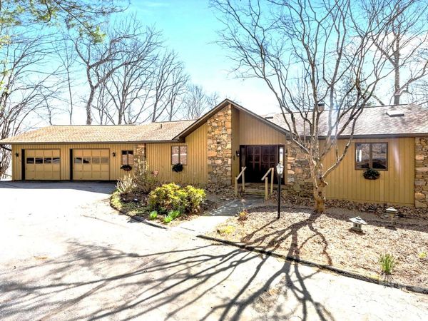1105 High Vista Drive, Mills River, NC 28759