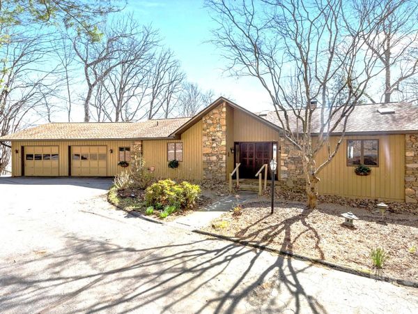 1105 High Vista Drive, Mills River, NC 28759