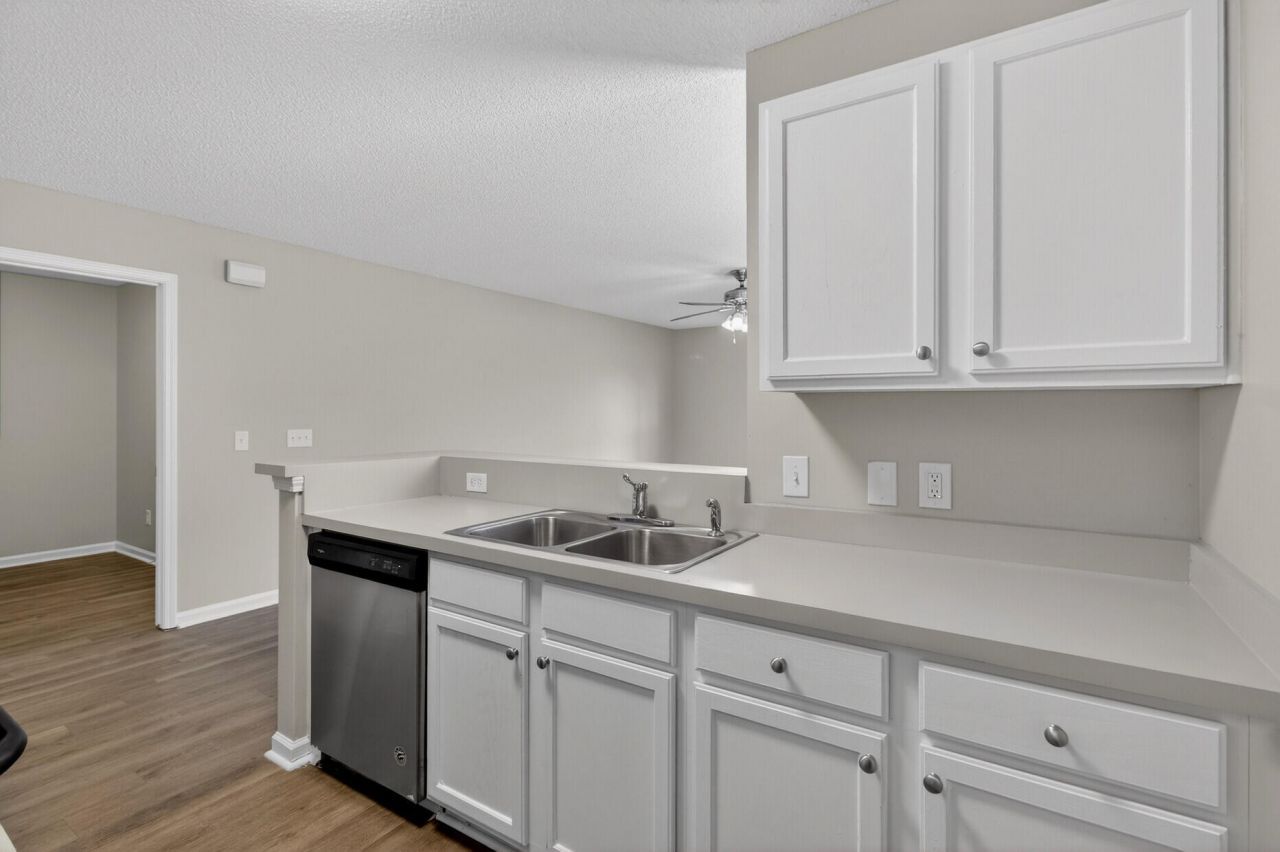 1009 Friartuck Trail Photo 11