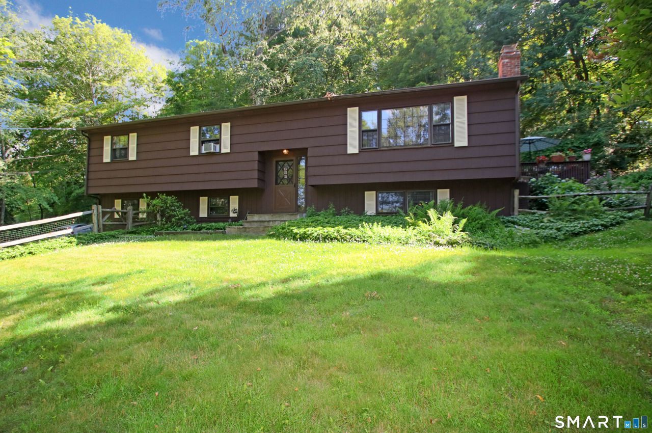 15 Scenic View, Newtown, CT 06470 Main Photo