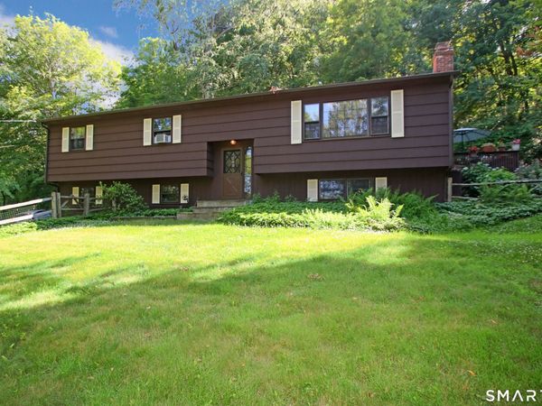 15 Scenic View , Newtown, CT 06470