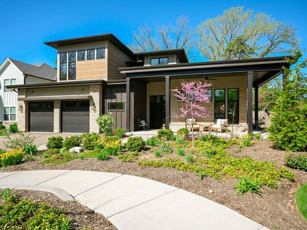 611 S Loomis Street, Naperville, IL 60540