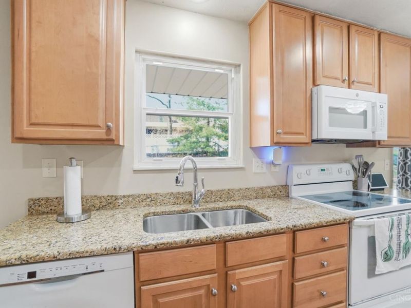 3263 Bellacre Court, Green Township, OH 45248 Photo 15