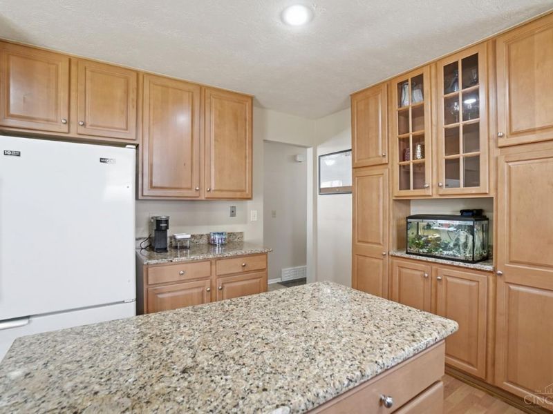 3263 Bellacre Court, Green Township, OH 45248 Photo 17