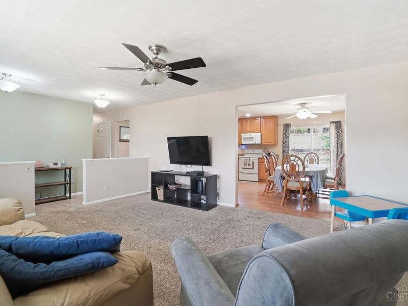 3263 Bellacre Court, Green Township, OH 45248 Photo 9