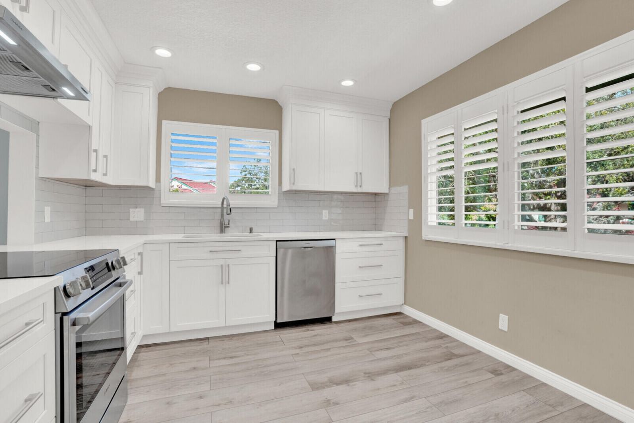 9 Lexington Lane E, Unit H, Palm Beach Gardens, FL 33418 Photo