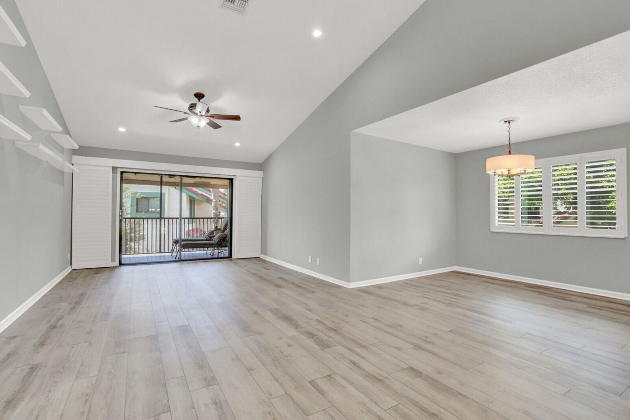 9 Lexington Lane E, Unit H, Palm Beach Gardens, FL 33418 Photo