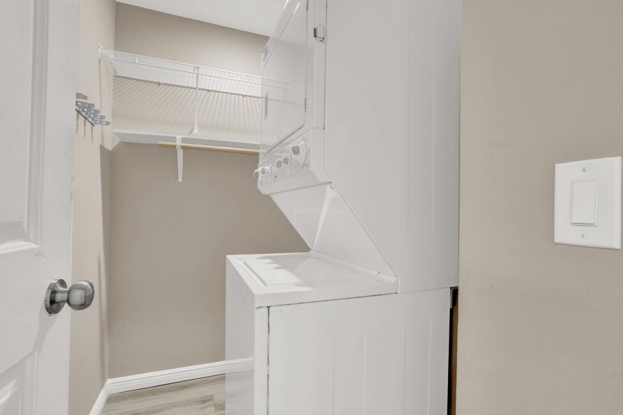 9 Lexington Lane E, Unit H, Palm Beach Gardens, FL 33418 Photo