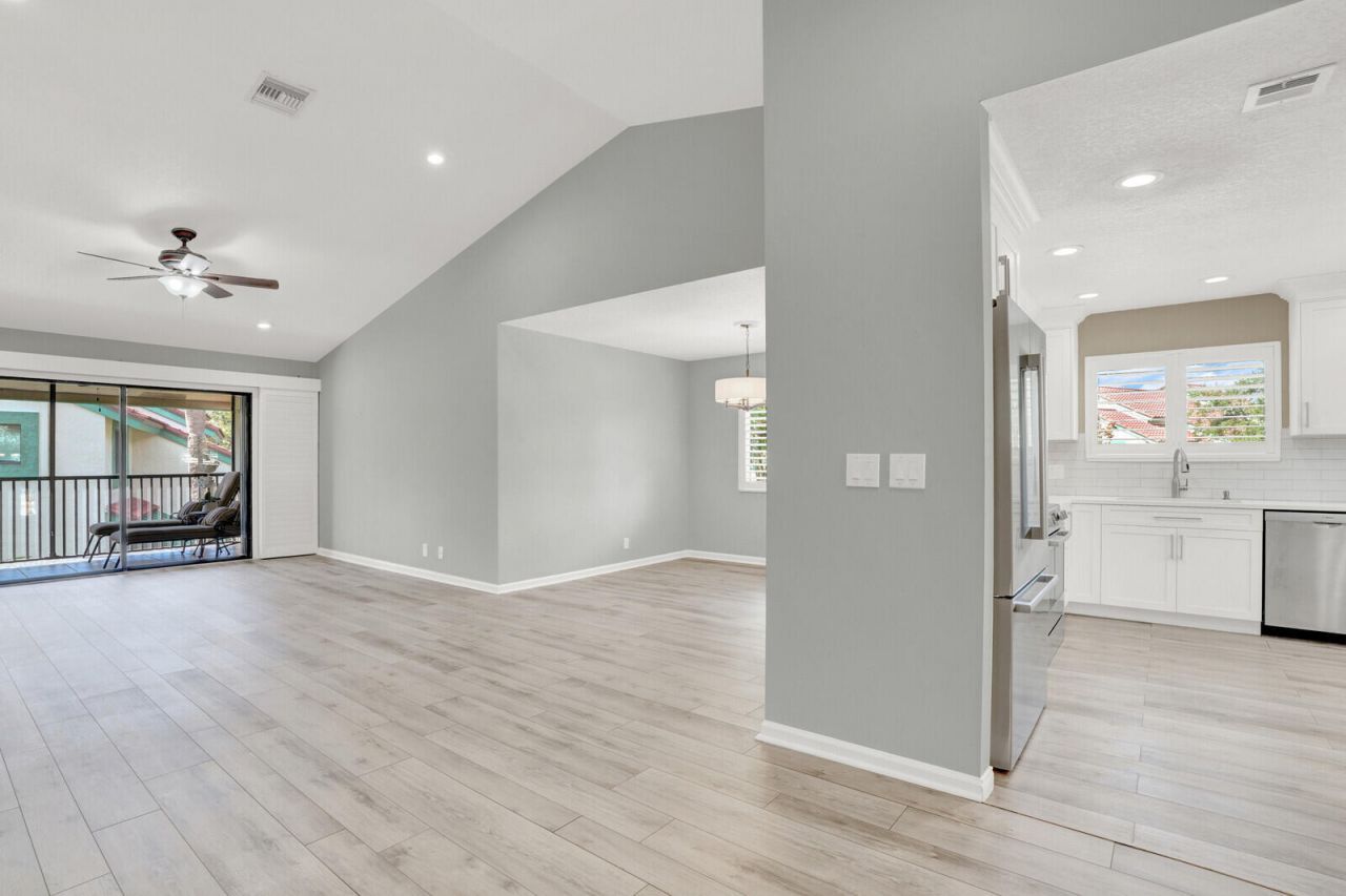 9 Lexington Lane E, Unit H, Palm Beach Gardens, FL 33418 Photo