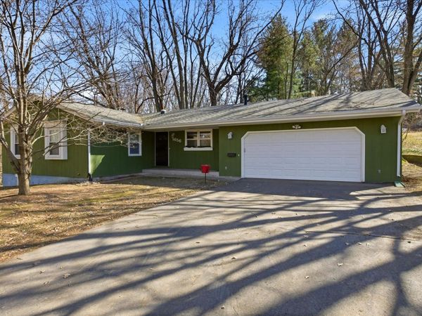 1656 Upper 55th Street E, Inver Grove Heights, MN 55077