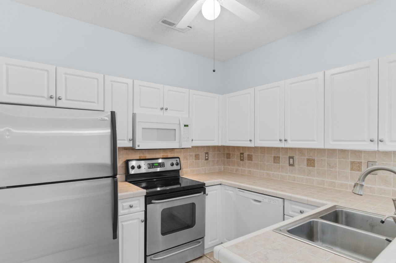 4520 Lighthouse Dr. Photo 5