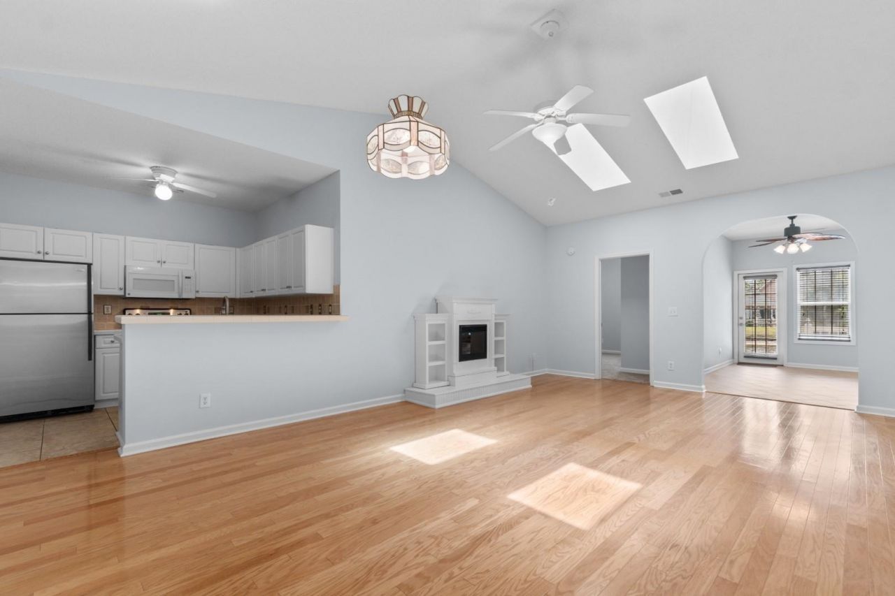 4520 Lighthouse Dr. Photo 7