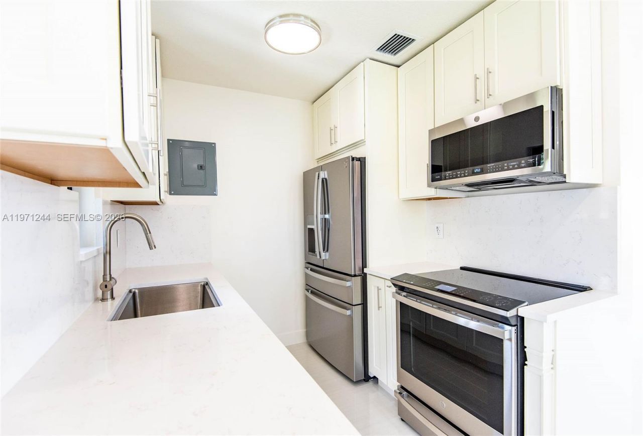 11861 SW 185th Ter , Miami, FL 33177 Photo