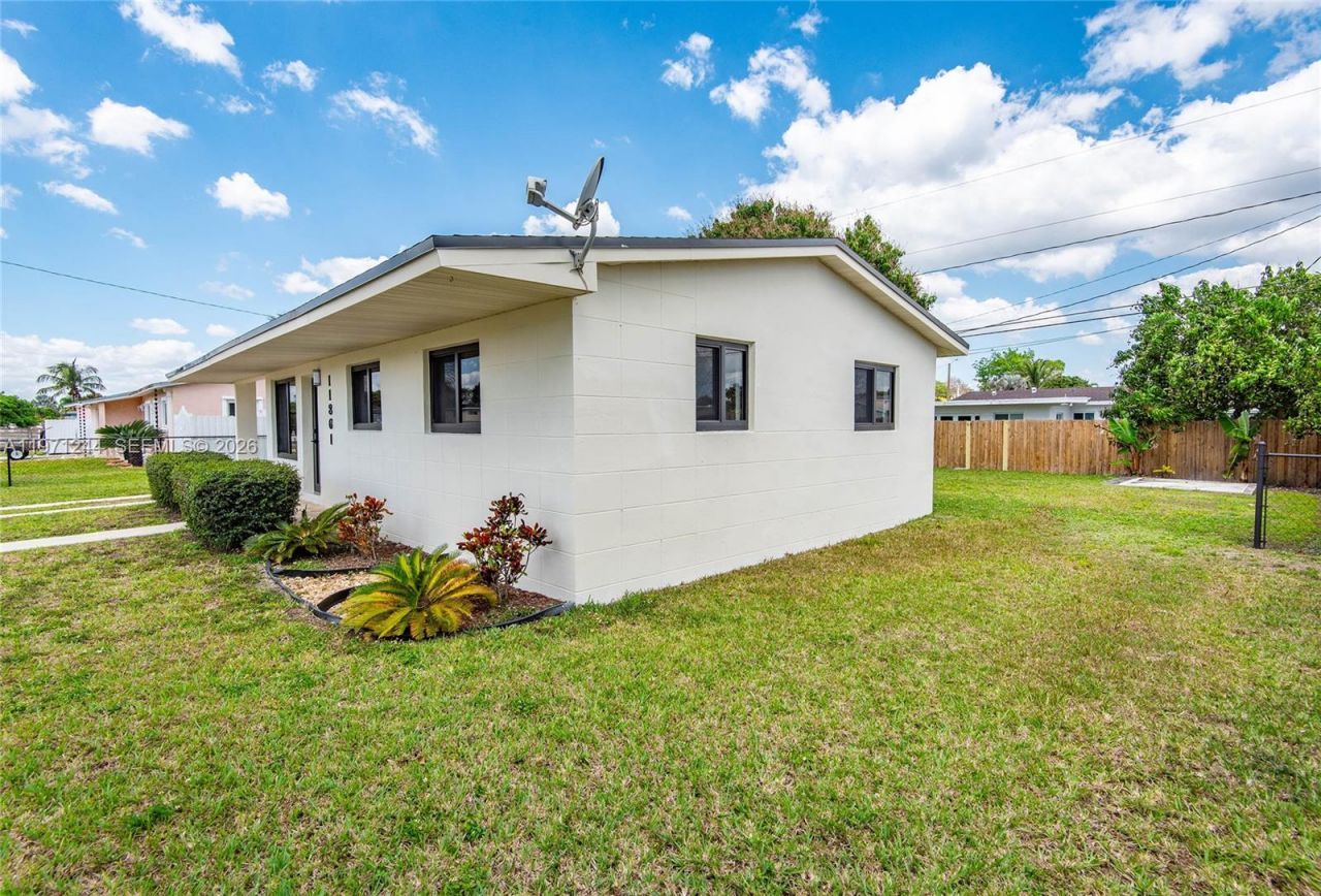11861 SW 185th Ter , Miami, FL 33177 Photo