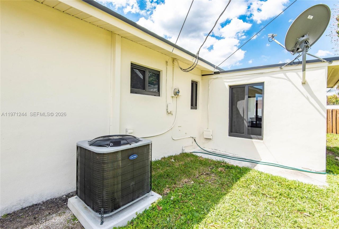 11861 SW 185th Ter , Miami, FL 33177 Photo