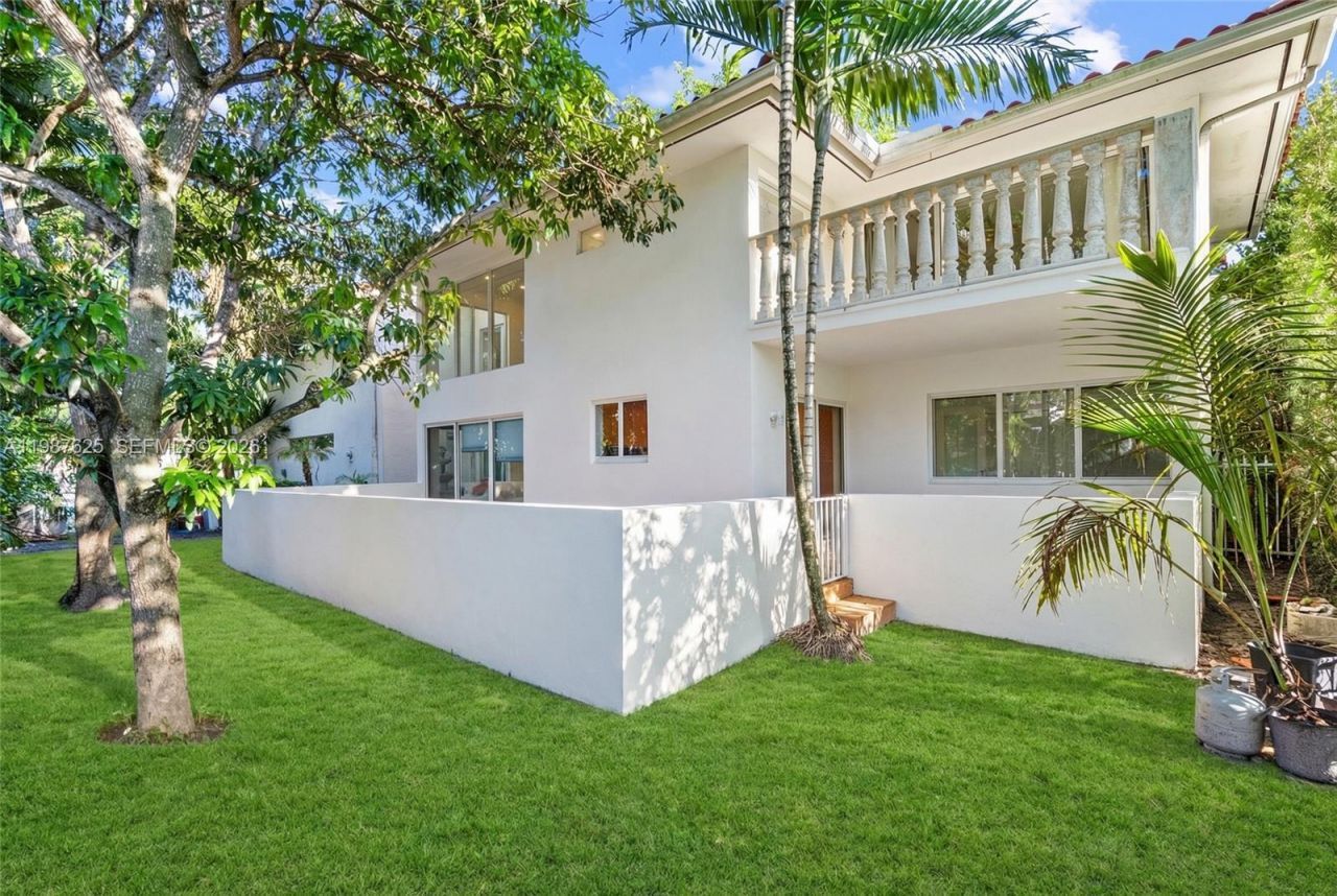 4000 Alhambra Circle, Coral Gables, FL 33146 Photo