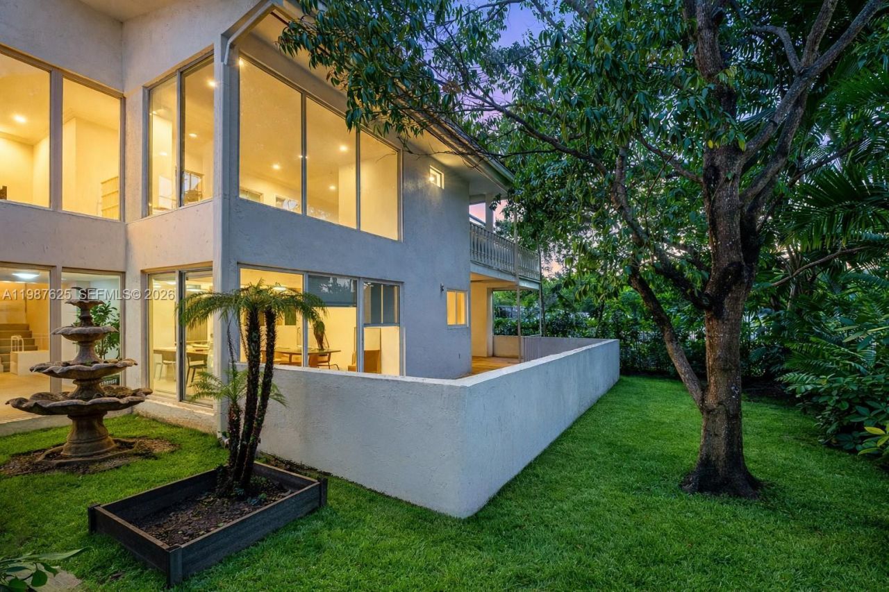 4000 Alhambra Circle, Coral Gables, FL 33146 Photo