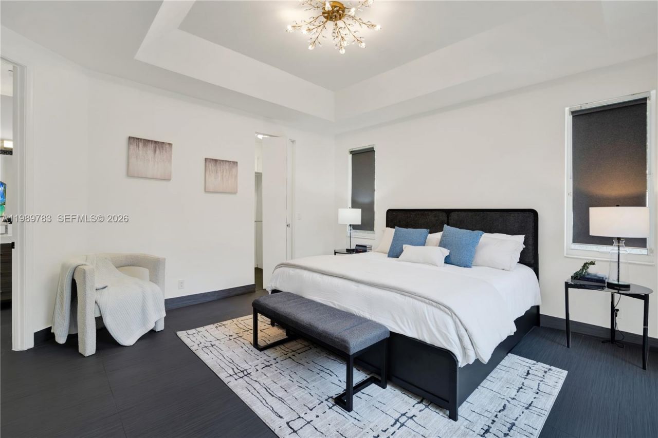 1251 Hayes St , Hollywood, FL 33019 Photo