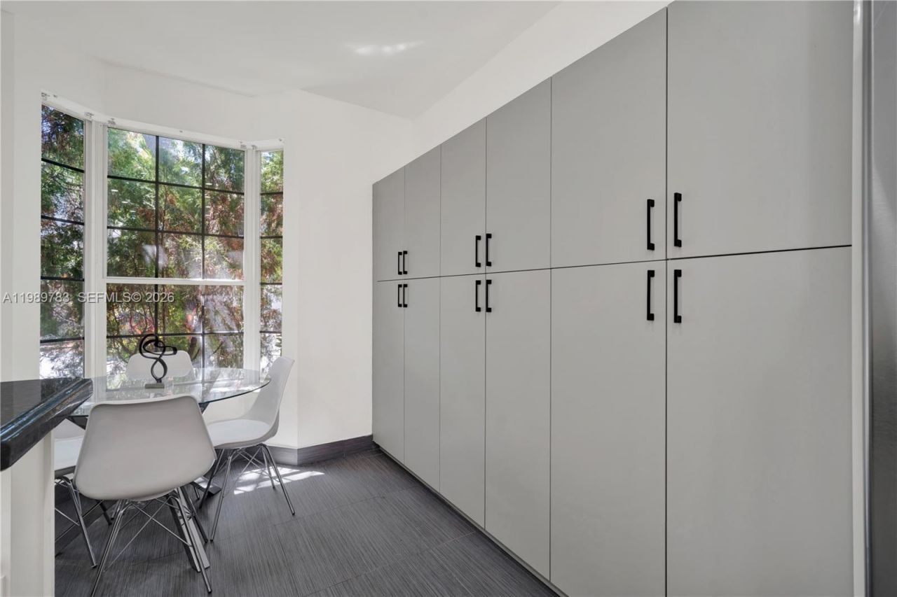 1251 Hayes St , Hollywood, FL 33019 Photo