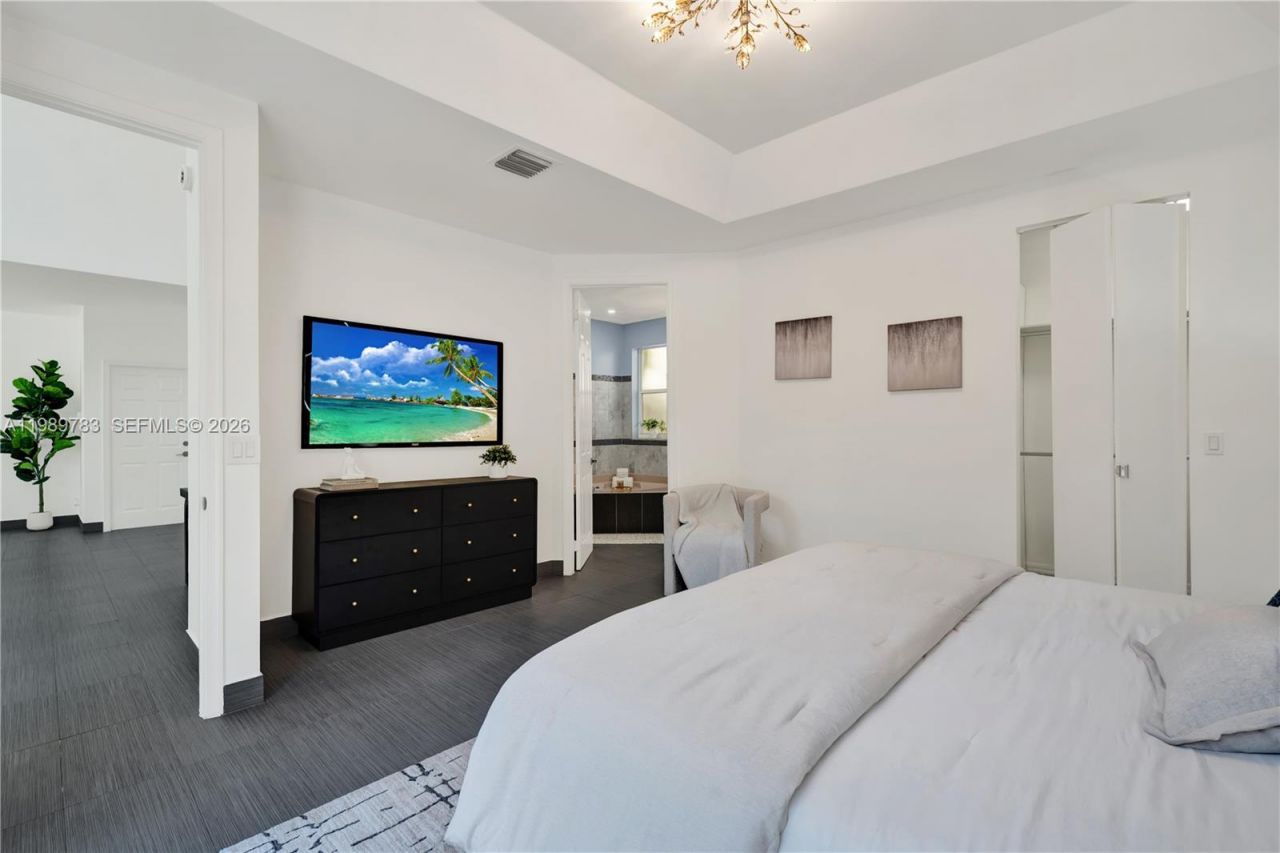 1251 Hayes St , Hollywood, FL 33019 Photo