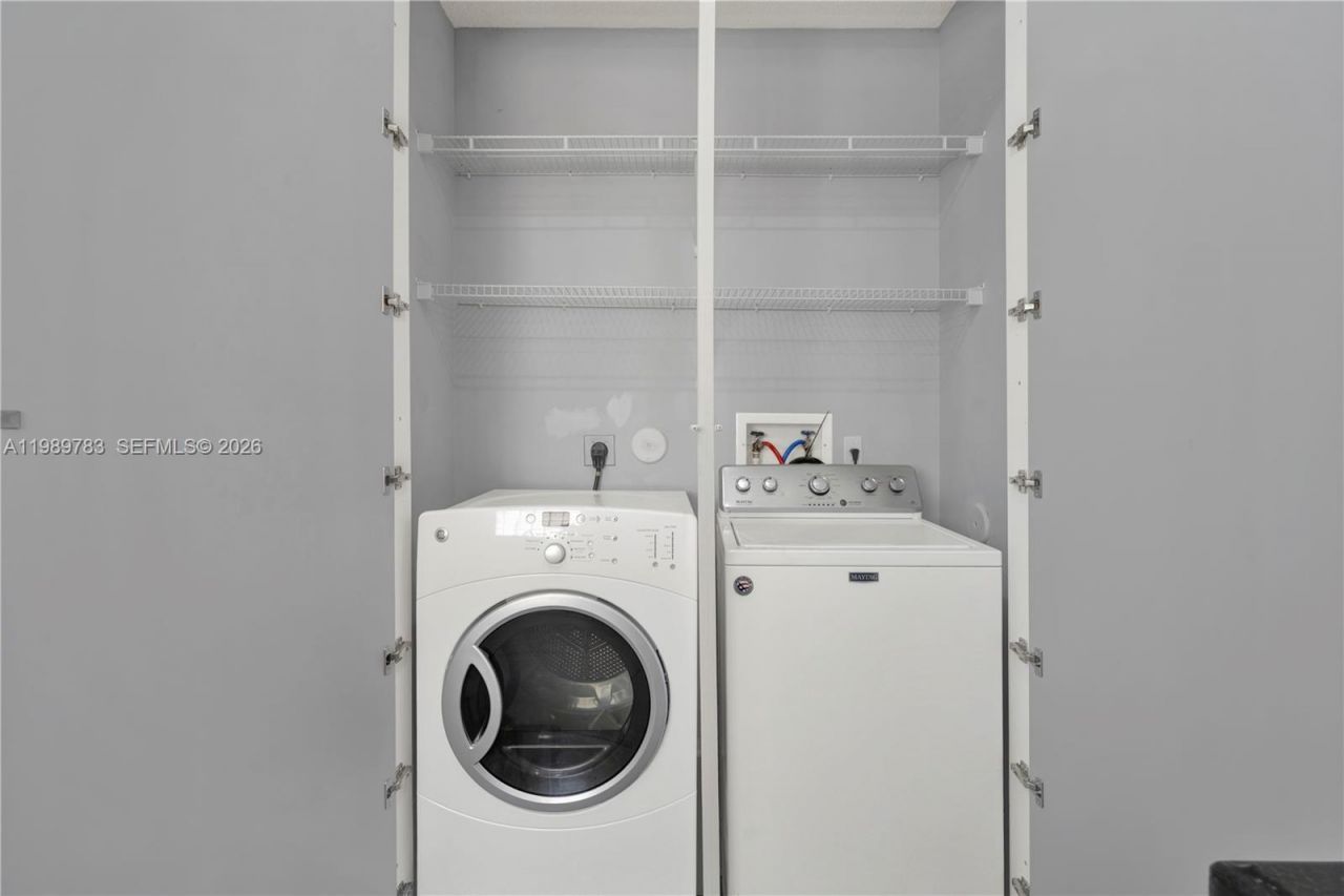 1251 Hayes St , Hollywood, FL 33019 Photo