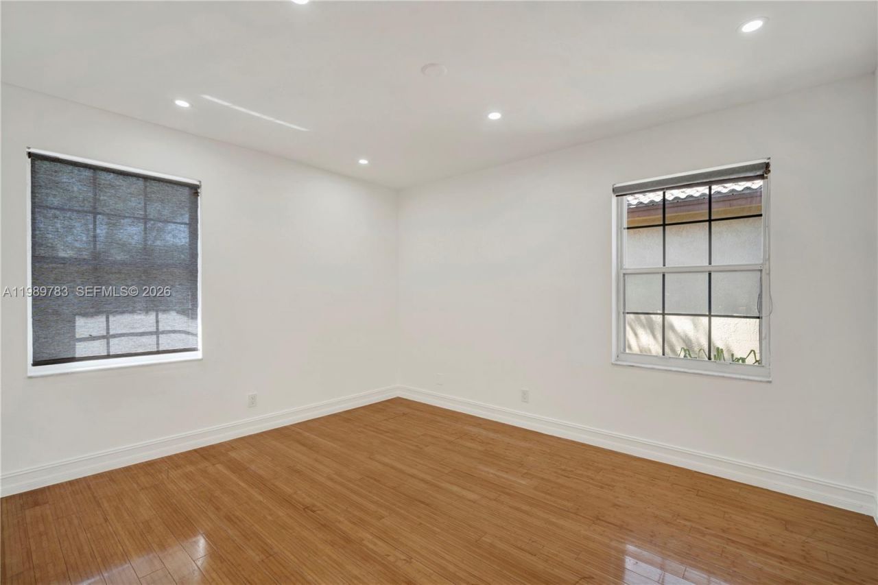 1251 Hayes St , Hollywood, FL 33019 Photo