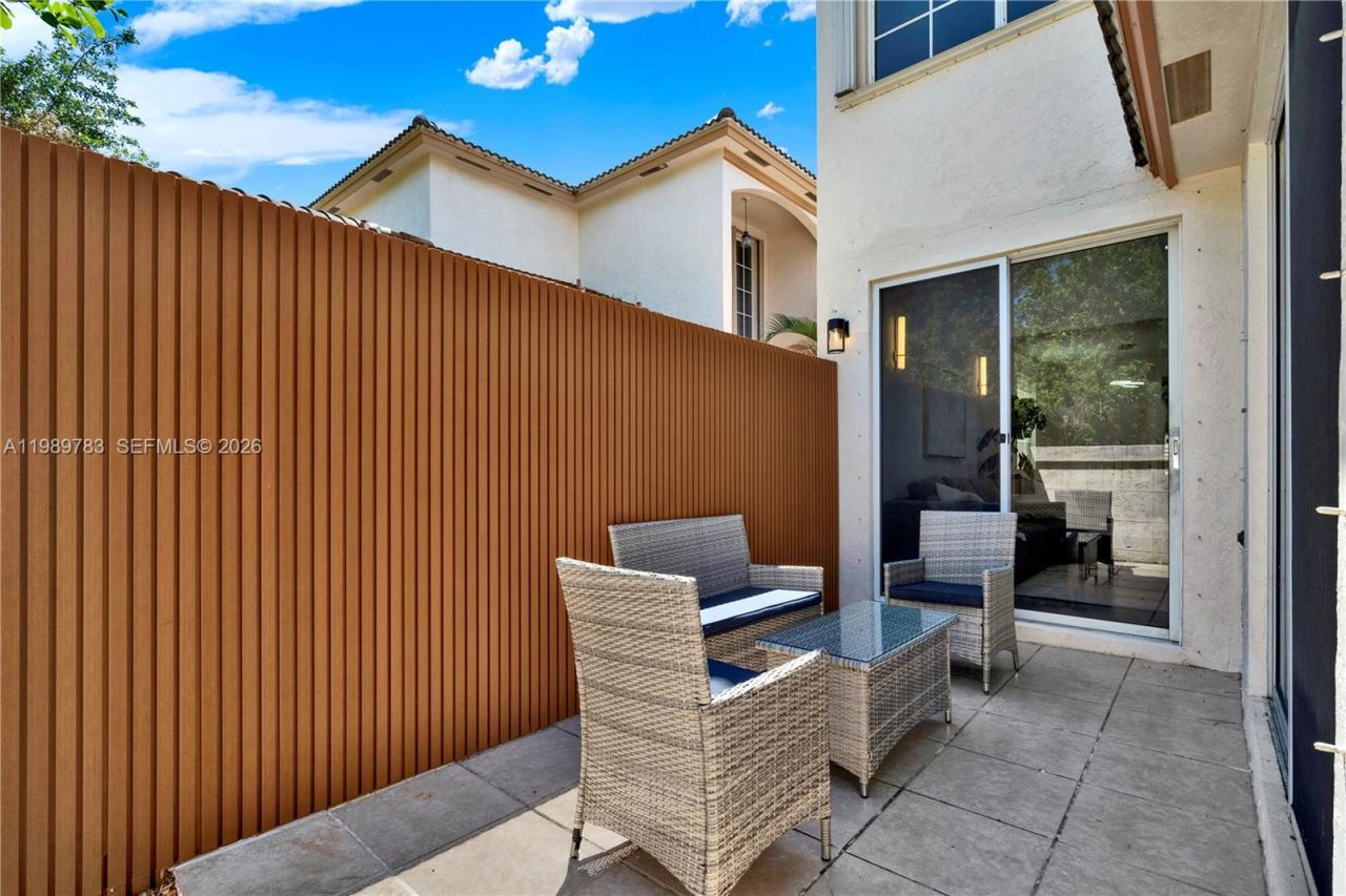 1251 Hayes St , Hollywood, FL 33019 Photo