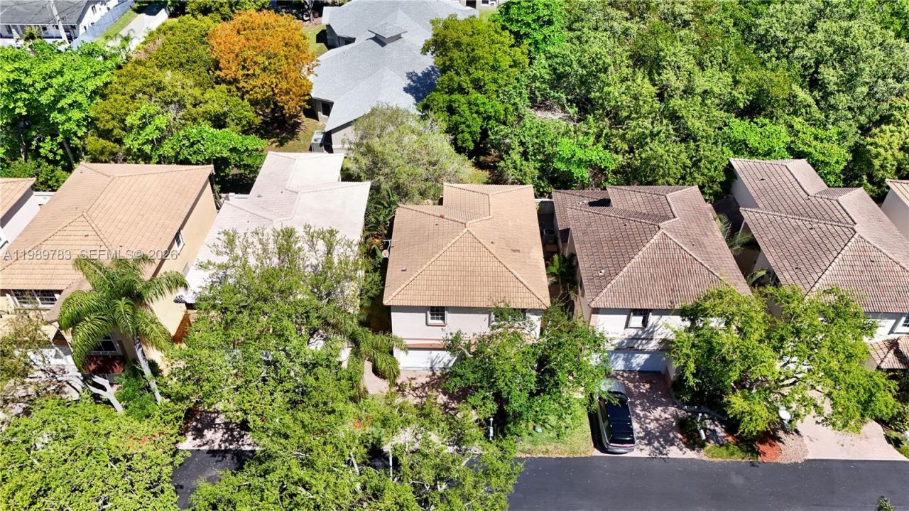 1251 Hayes St , Hollywood, FL 33019 Photo