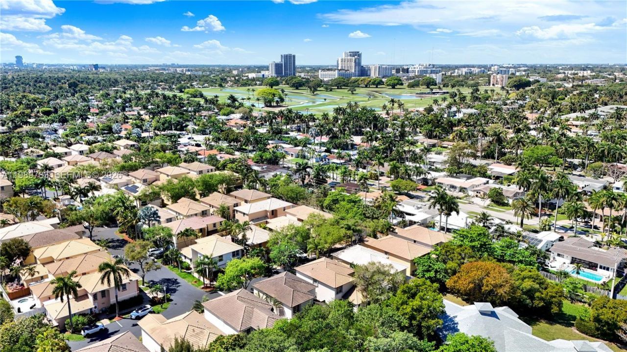 1251 Hayes St , Hollywood, FL 33019 Photo