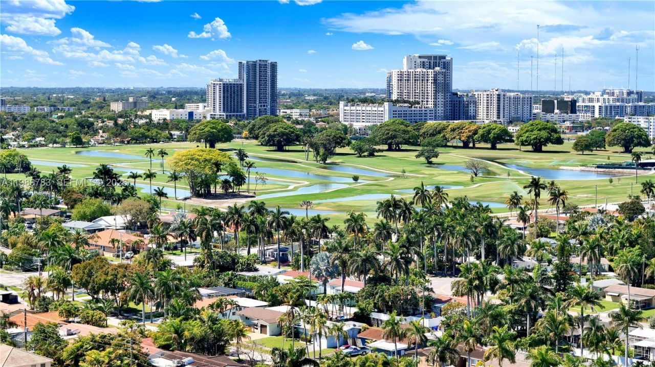 1251 Hayes St , Hollywood, FL 33019 Photo