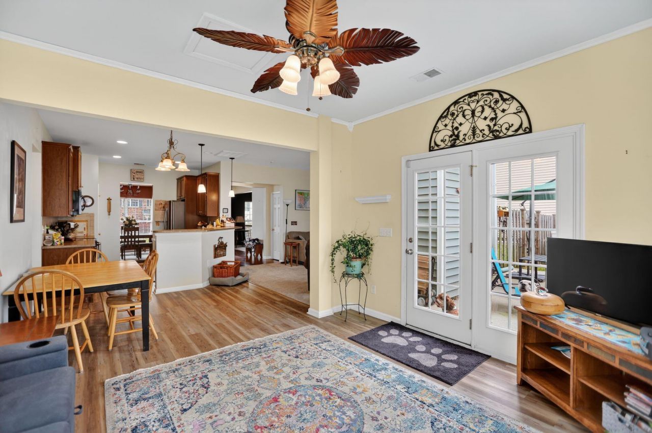 173 Mayfield Drive Photo 10