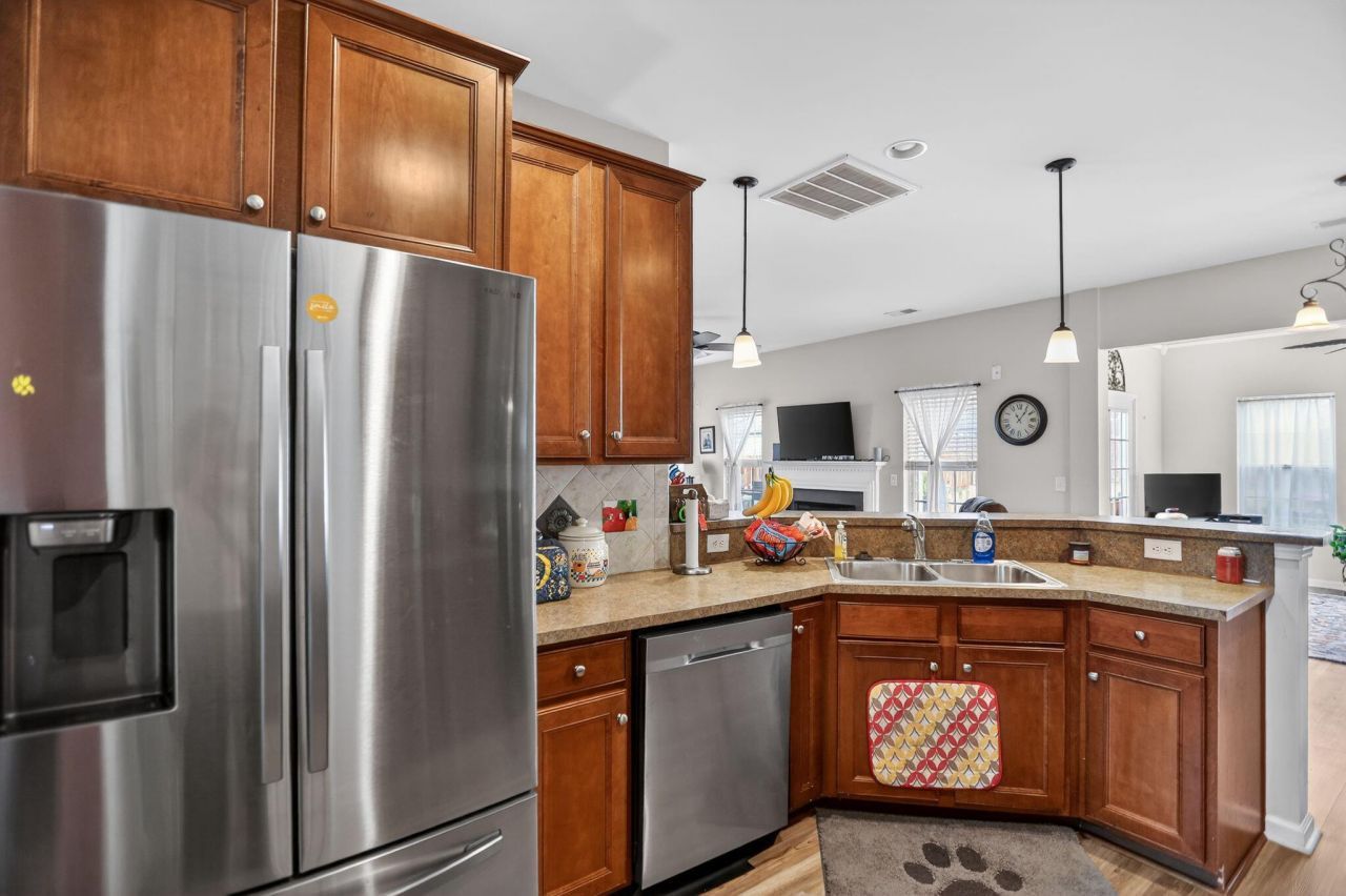 173 Mayfield Drive Photo 15