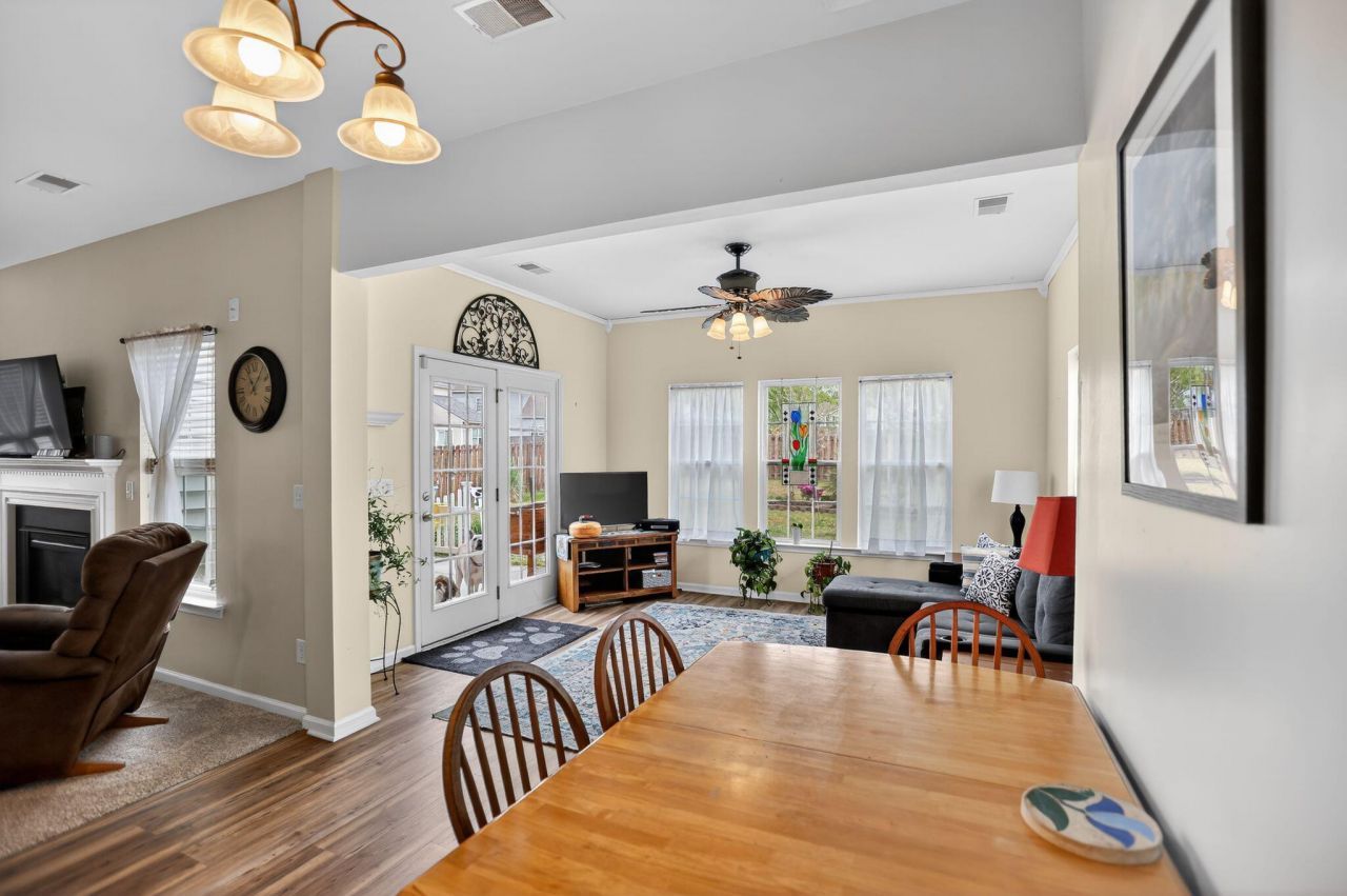 173 Mayfield Drive Photo 20