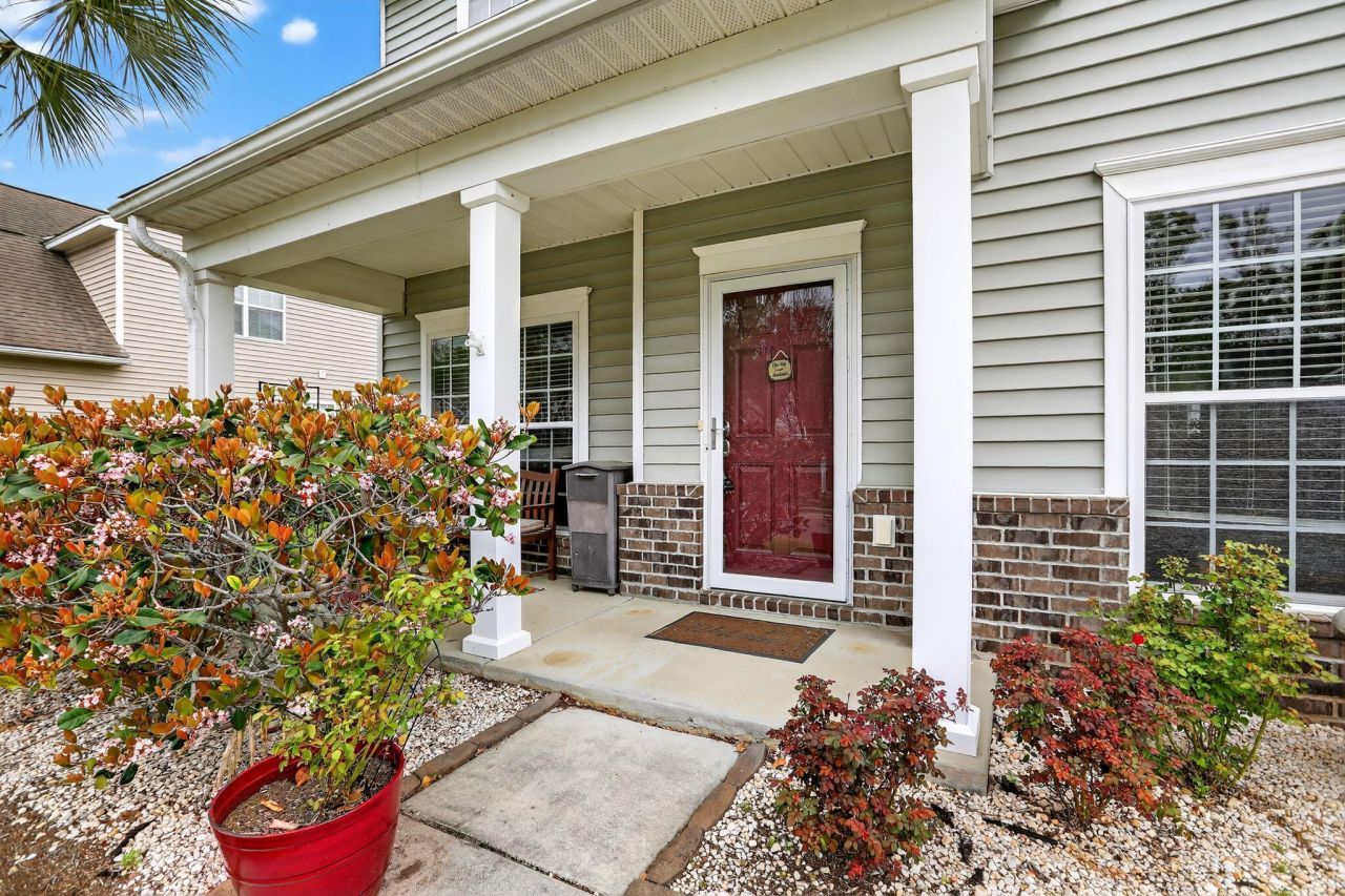 173 Mayfield Drive Photo 4