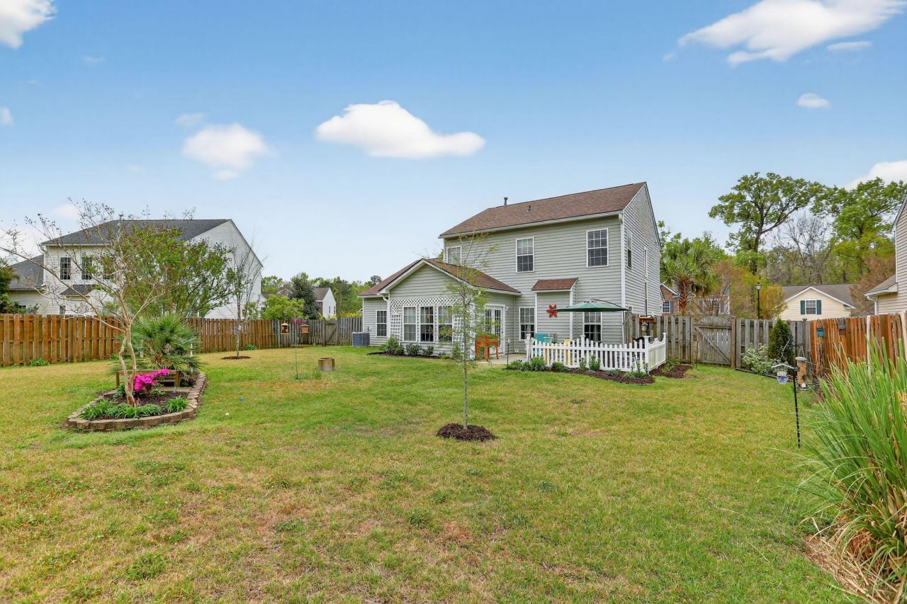 173 Mayfield Drive Photo 5