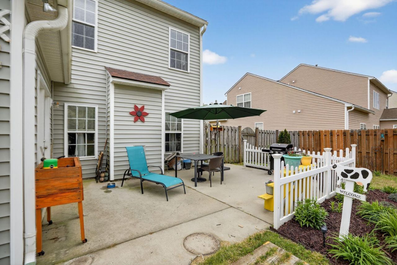 173 Mayfield Drive Photo 6