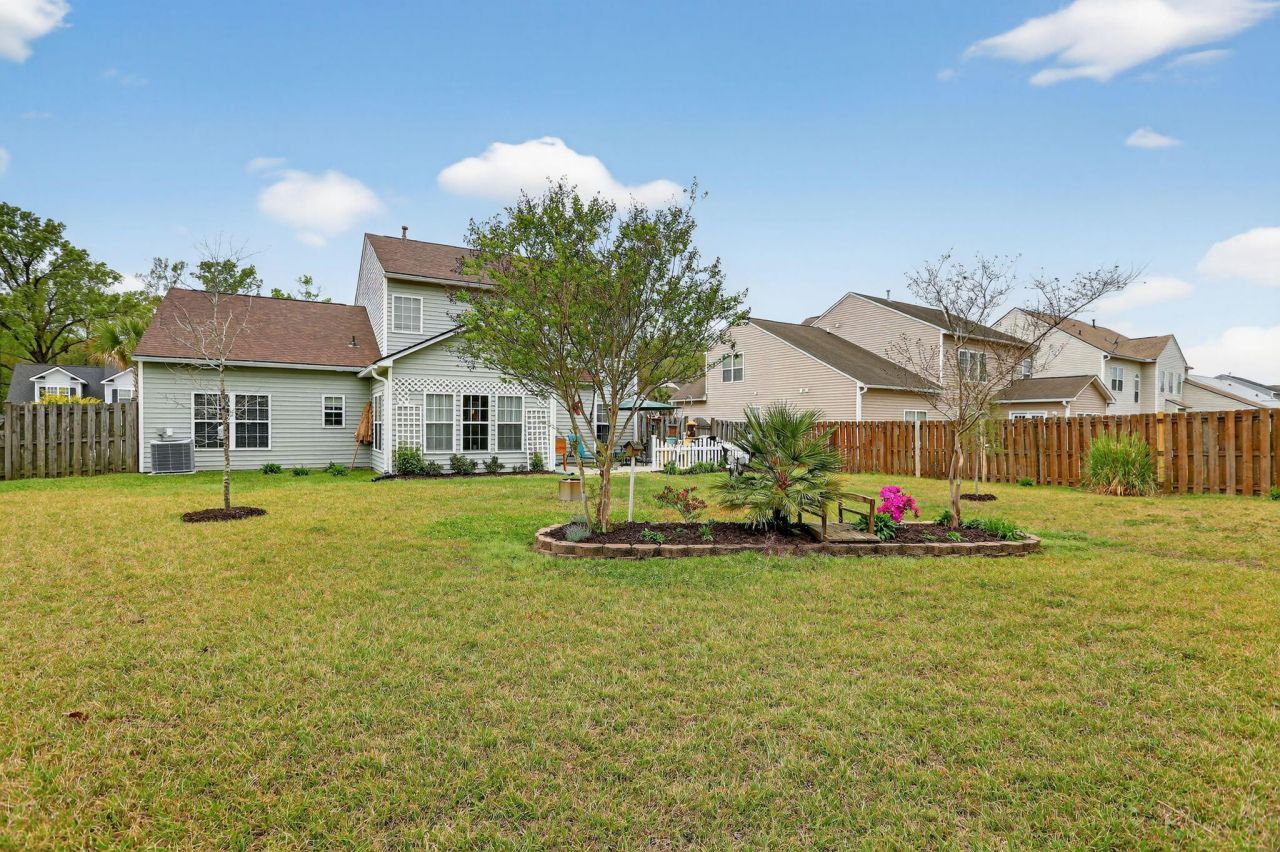 173 Mayfield Drive Photo 7