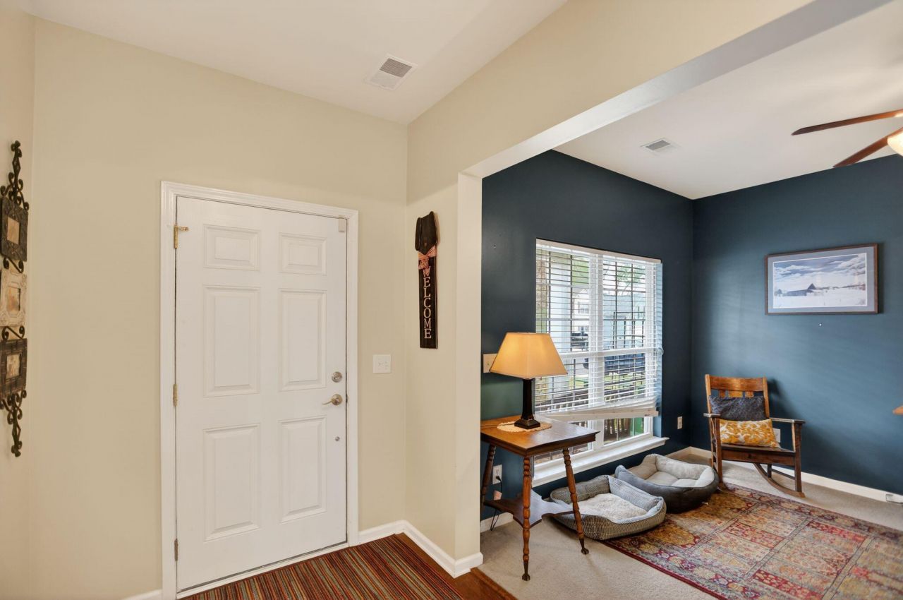 173 Mayfield Drive Photo 9