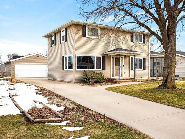 1041 SHANNON STREET, Neenah, WI 54956