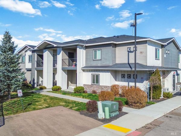 2985 N Meridian Rd, Meridian, ID 83646