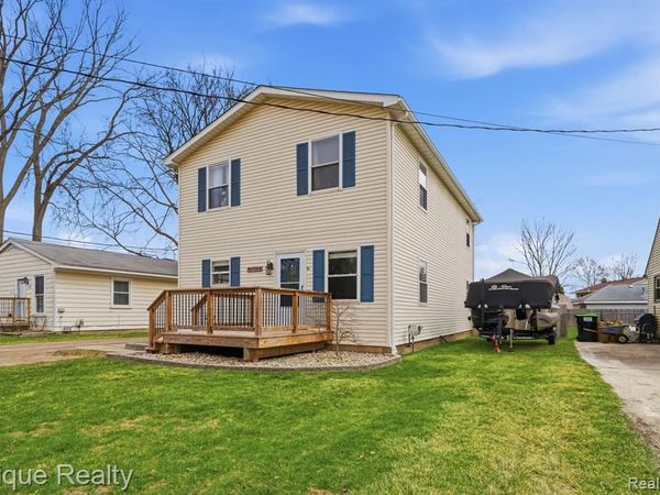 11605 Elmdale Road, Green Oak Twp, MI 48189