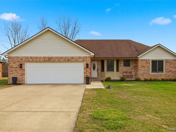 8234 E Pearson Road E, Shelby Twp, MI 48316