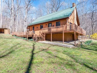 1095 Campbells Mtn Rd, Tyro, VA 22976