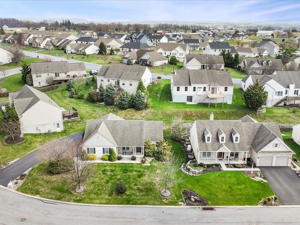 858 WATER EDGE CT, LEBANON, PA 17046