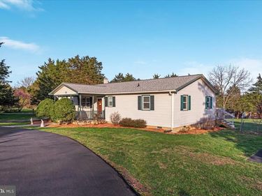 15 RIVER LAKES DRIVE, STRASBURG, VA 22657