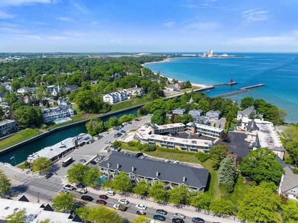 101 Michigan Avenue, Unit 109, Charlevoix, MI 49720