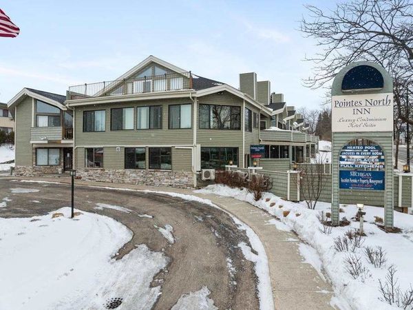101 Michigan Avenue, Unit 103, Charlevoix, MI 49720