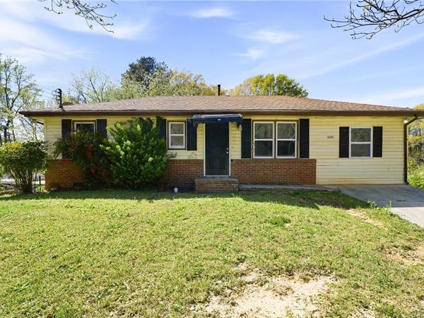 1650 Bridgeport Drive NW, Atlanta, GA 30318