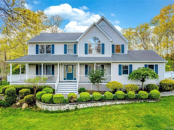 212 Fairway Drive, Wading River, NY 11792