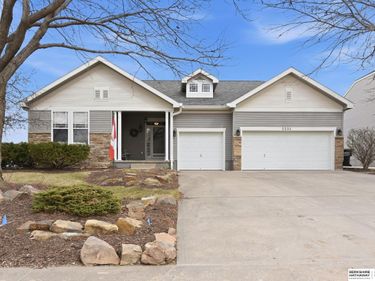 2231 Glacier Drive , Papillion, NE 68046